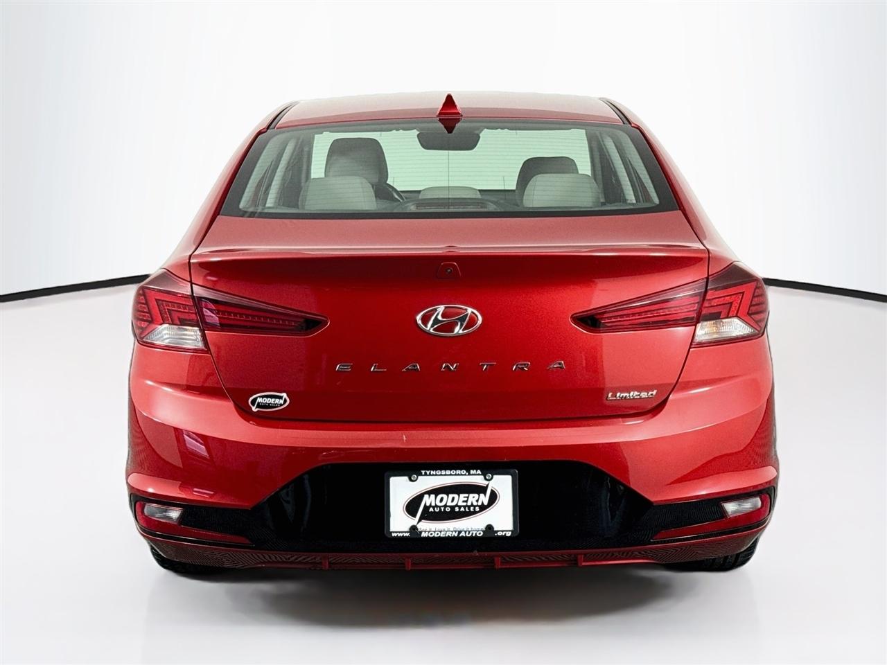 Hyundai Elantra Limited Auto 2019