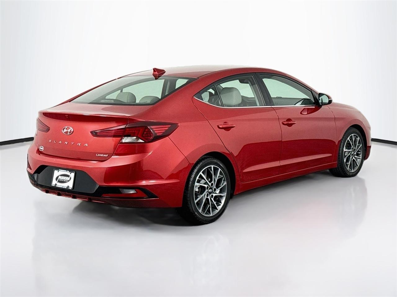 Hyundai Elantra Limited Auto 2019