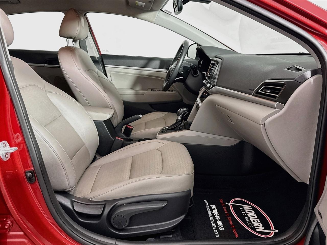 Hyundai Elantra Limited Auto 2019
