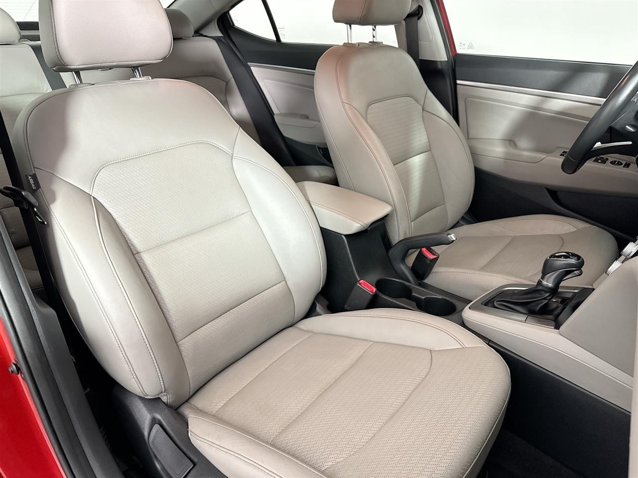 Hyundai Elantra Limited Auto 2019