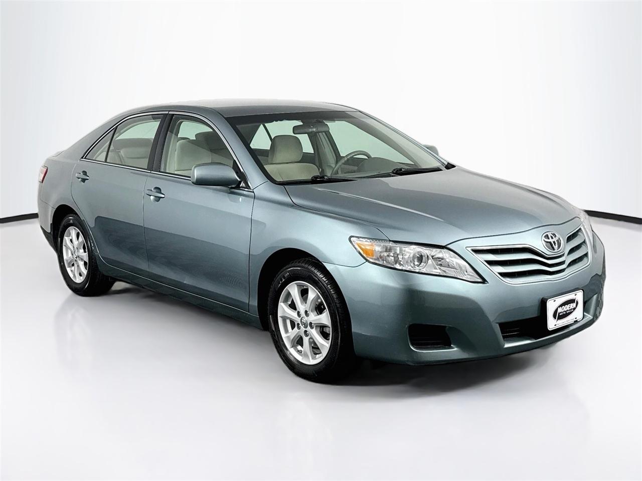 Toyota Camry 4dr Sdn V6 Auto XLE (Natl) 2011