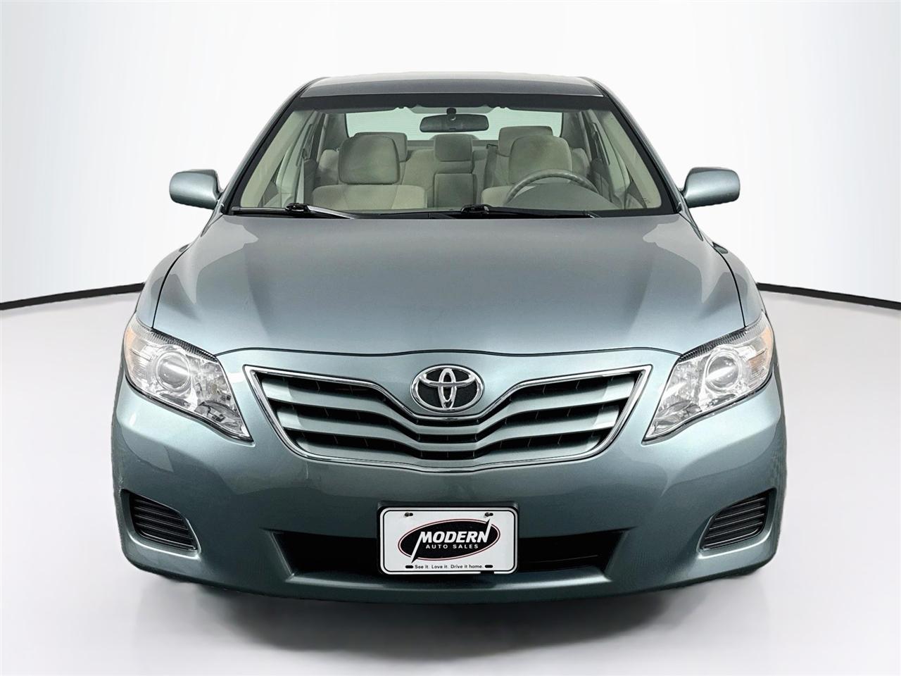 Toyota Camry 4dr Sdn V6 Auto XLE (Natl) 2011