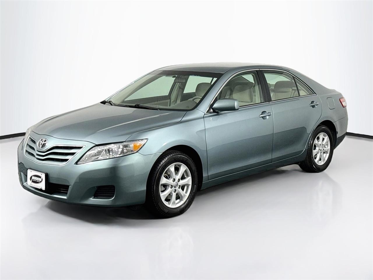 Toyota Camry 4dr Sdn V6 Auto XLE (Natl) 2011