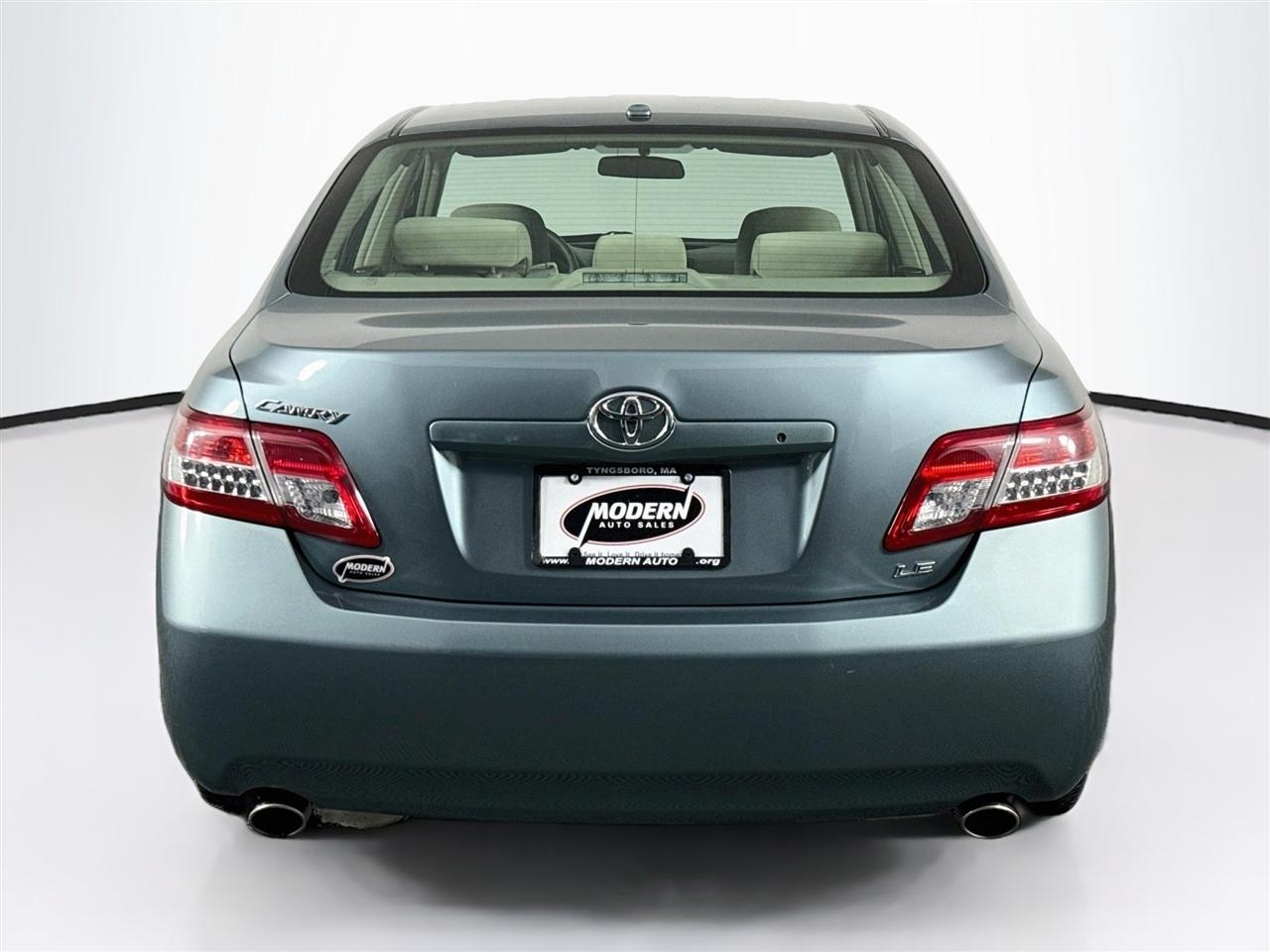 Toyota Camry 4dr Sdn V6 Auto XLE (Natl) 2011