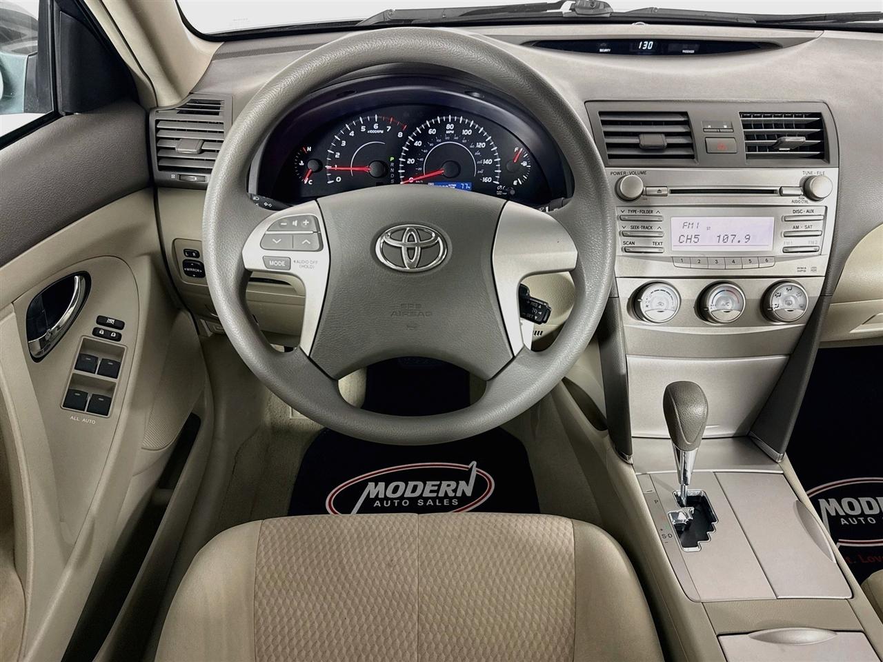 Toyota Camry 4dr Sdn V6 Auto XLE (Natl) 2011