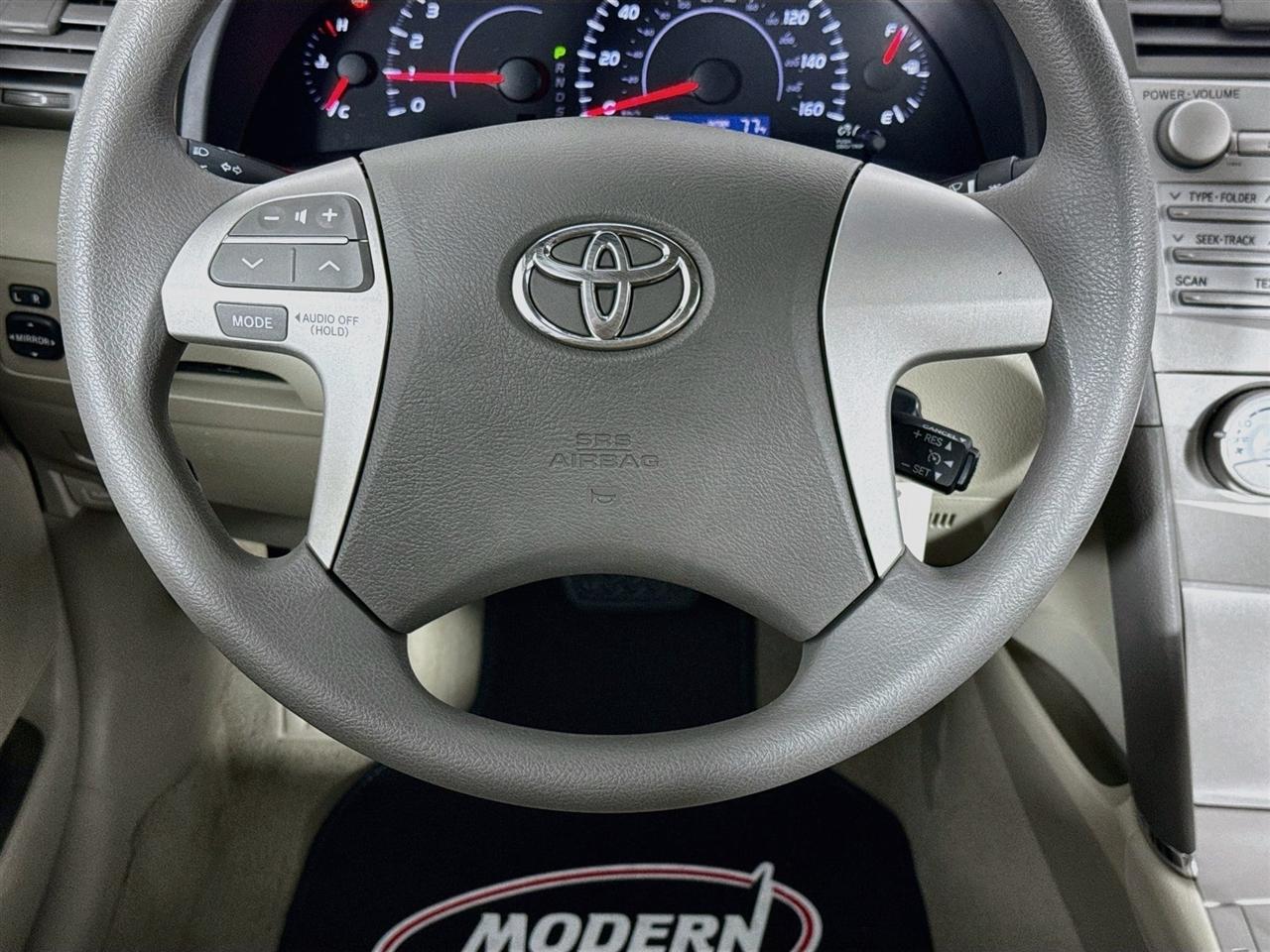 Toyota Camry 4dr Sdn V6 Auto XLE (Natl) 2011