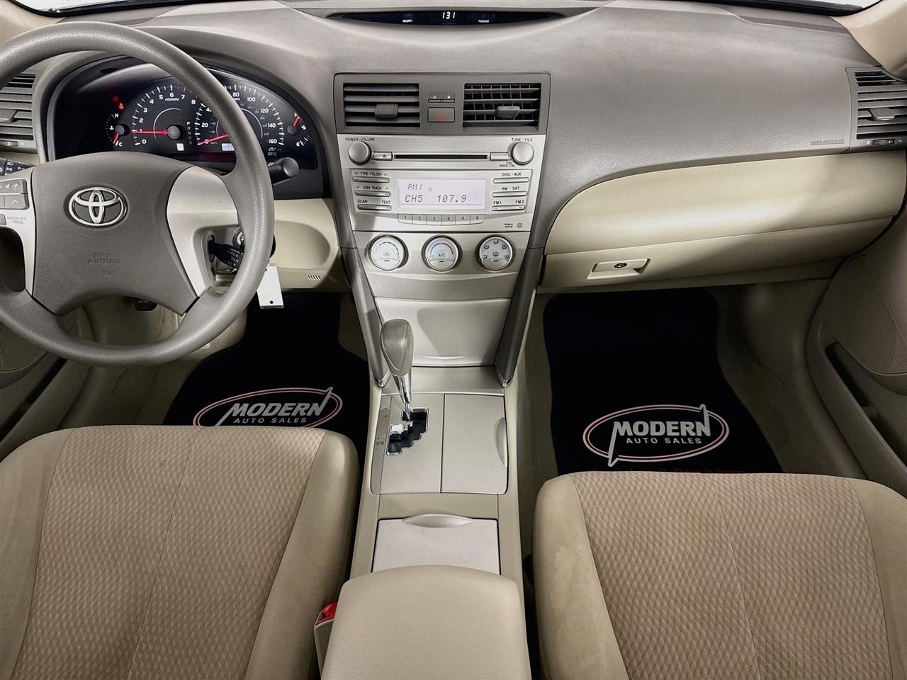 Toyota Camry 4dr Sdn V6 Auto XLE (Natl) 2011