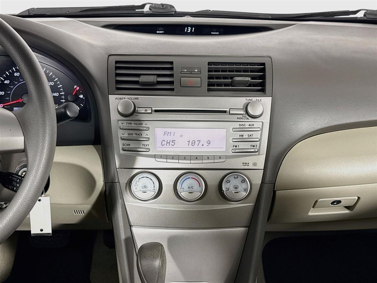 Toyota Camry 4dr Sdn V6 Auto XLE (Natl) 2011