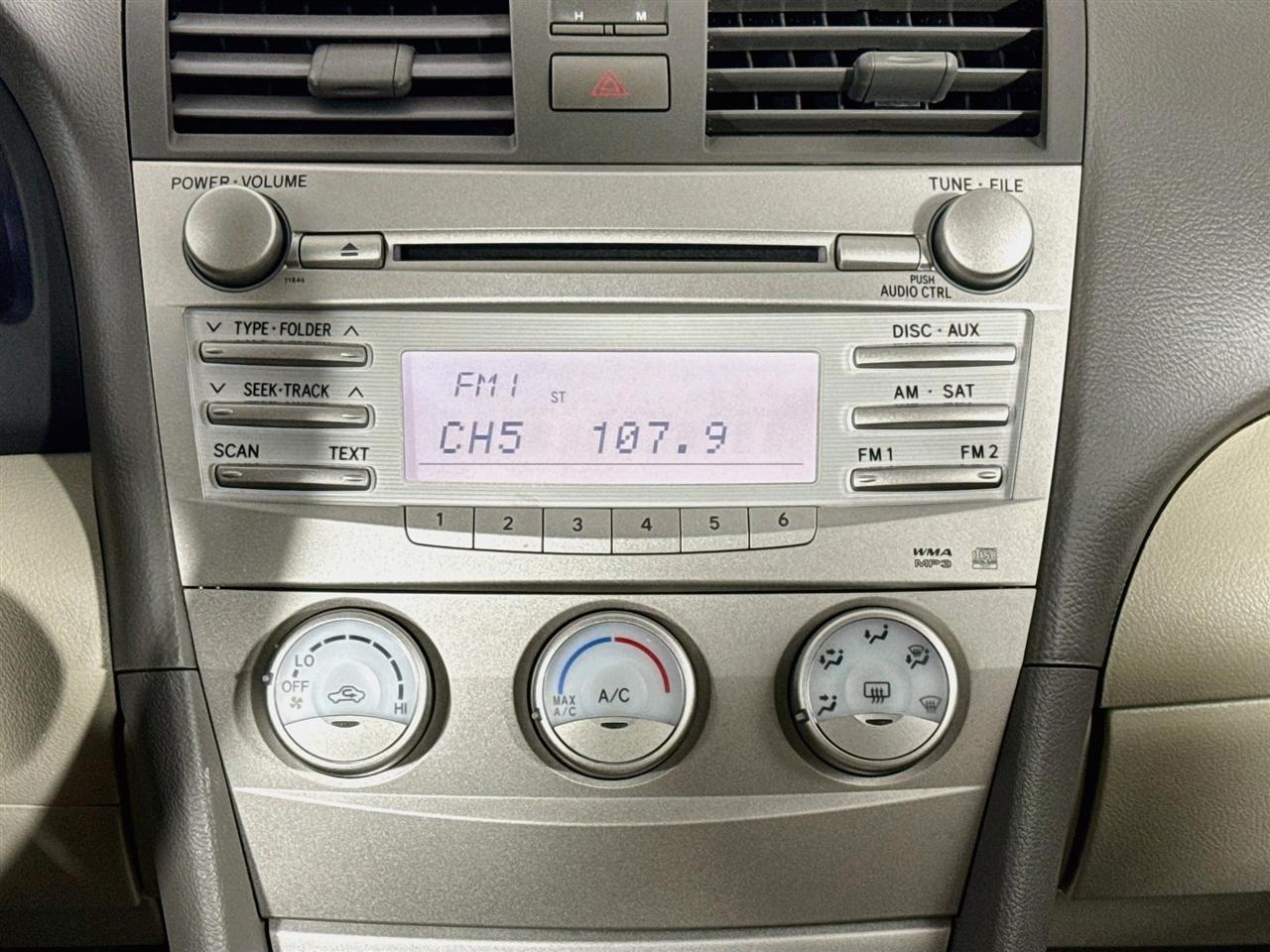 Toyota Camry 4dr Sdn V6 Auto XLE (Natl) 2011