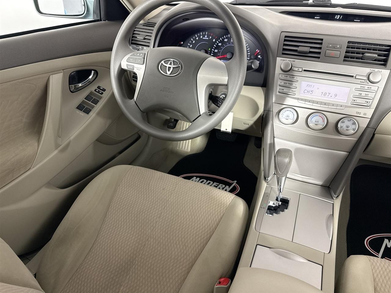 Toyota Camry 4dr Sdn V6 Auto XLE (Natl) 2011
