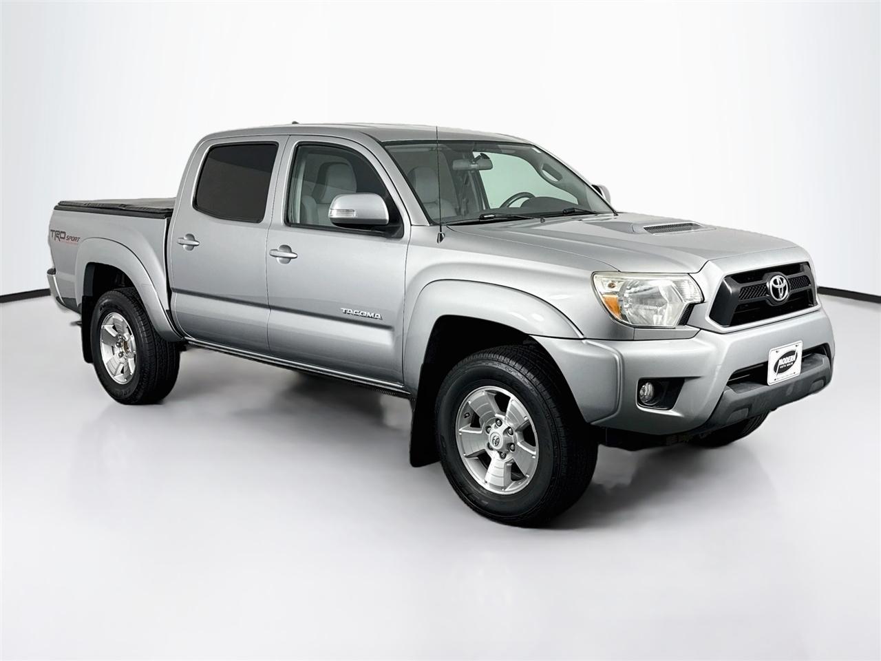 Toyota Tacoma 4WD Double Cab V6 AT (Natl) 2015