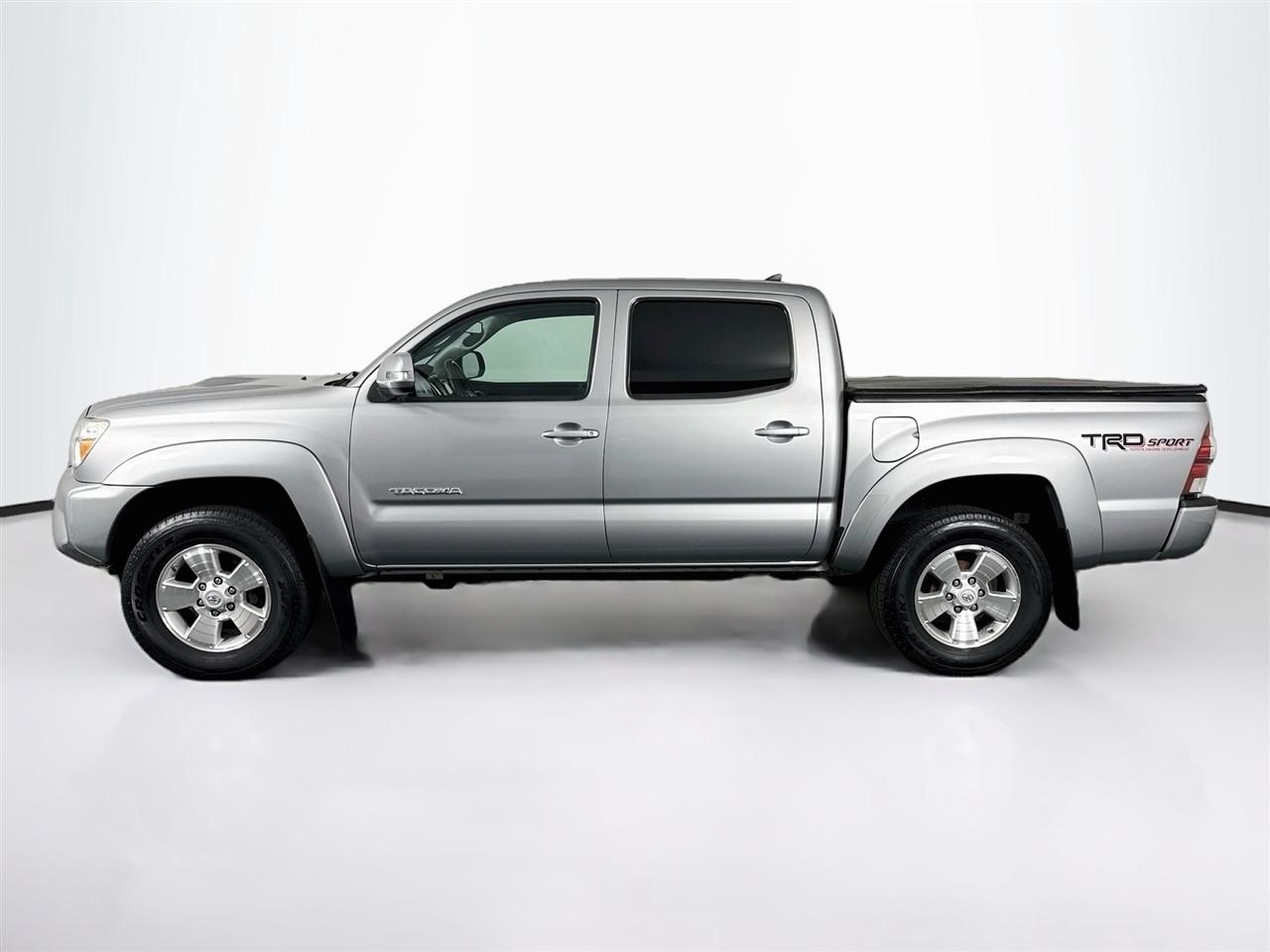 Toyota Tacoma 4WD Double Cab V6 AT (Natl) 2015