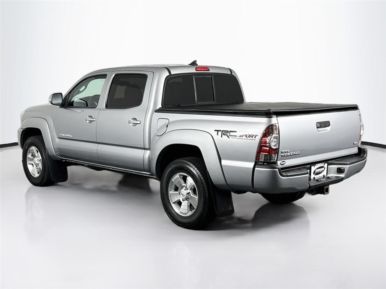 Toyota Tacoma 4WD Double Cab V6 AT (Natl) 2015