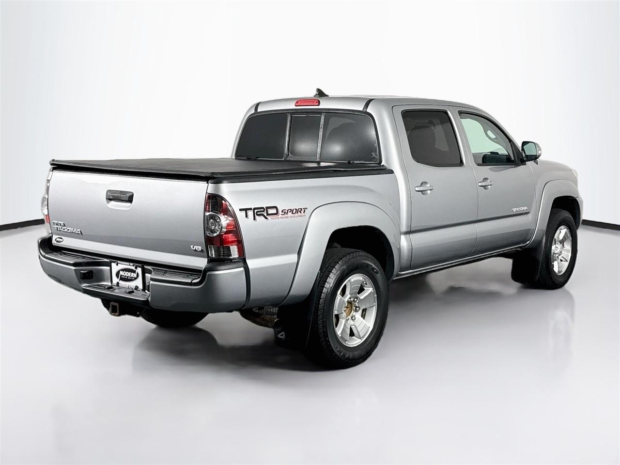 Toyota Tacoma 4WD Double Cab V6 AT (Natl) 2015