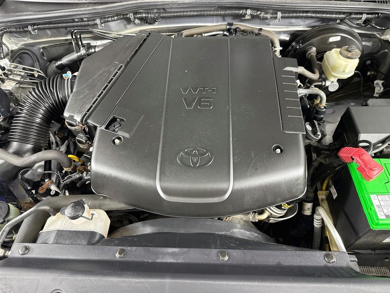 Toyota Tacoma 4WD Double Cab V6 AT (Natl) 2015