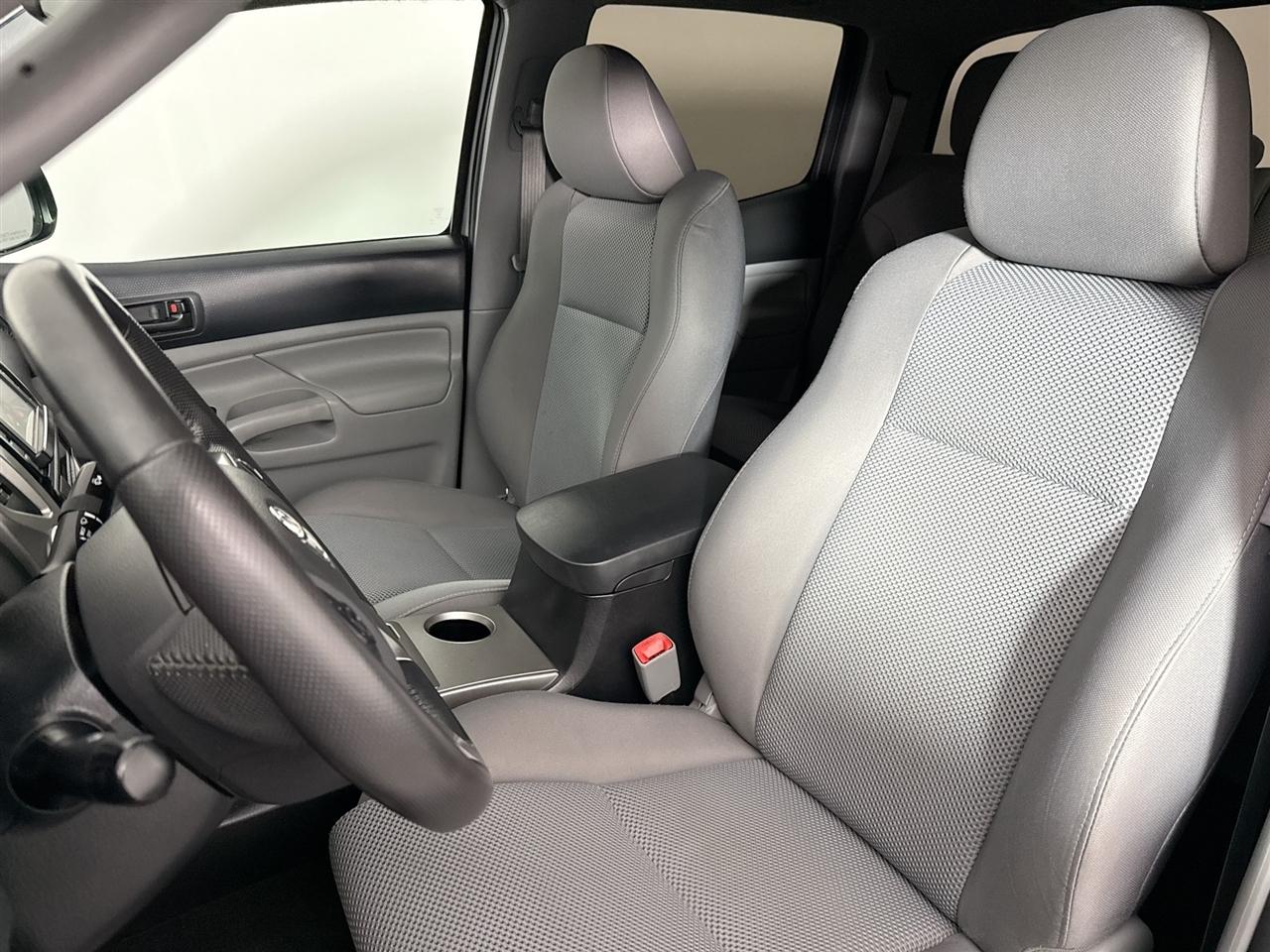 Toyota Tacoma 4WD Double Cab V6 AT (Natl) 2015