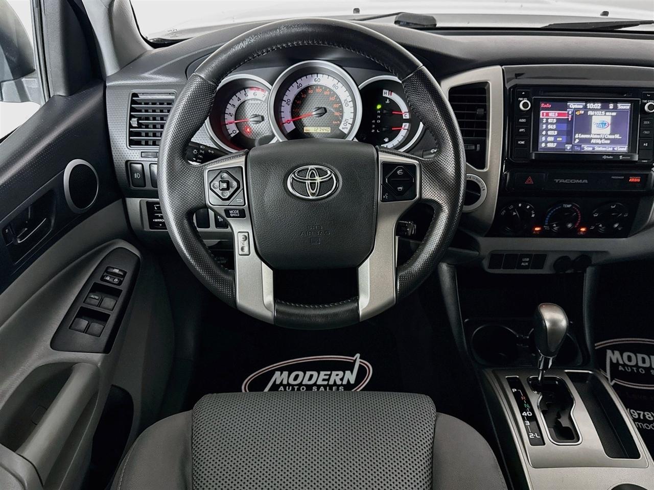 Toyota Tacoma 4WD Double Cab V6 AT (Natl) 2015