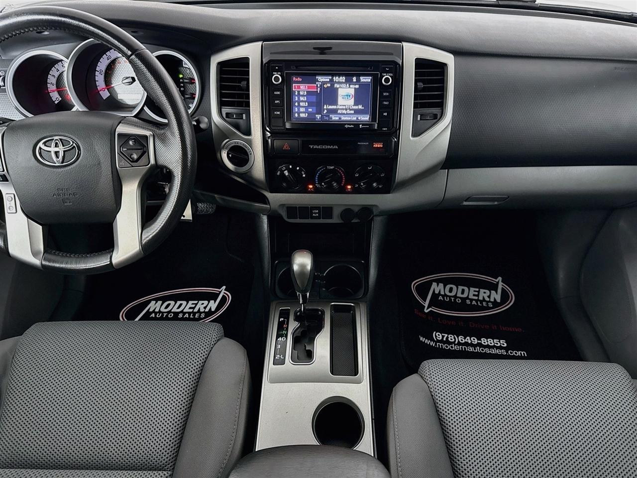 Toyota Tacoma 4WD Double Cab V6 AT (Natl) 2015