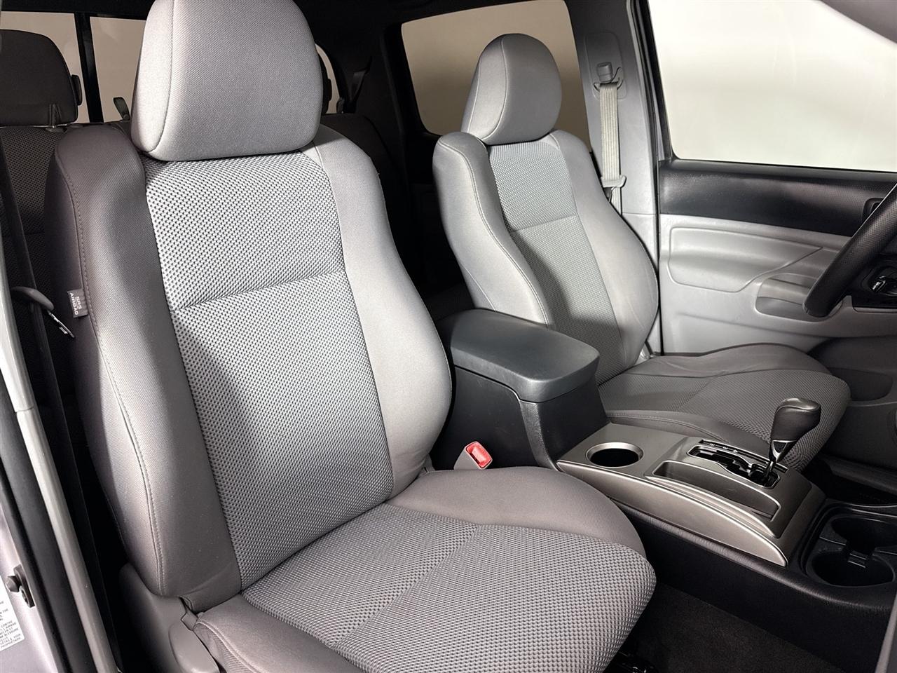 Toyota Tacoma 4WD Double Cab V6 AT (Natl) 2015