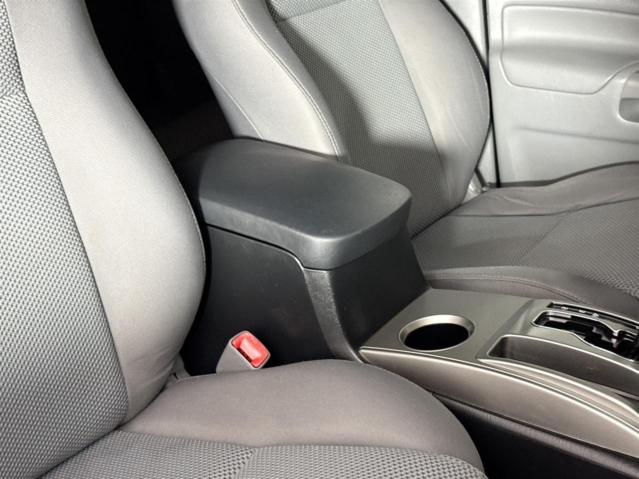 Toyota Tacoma 4WD Double Cab V6 AT (Natl) 2015