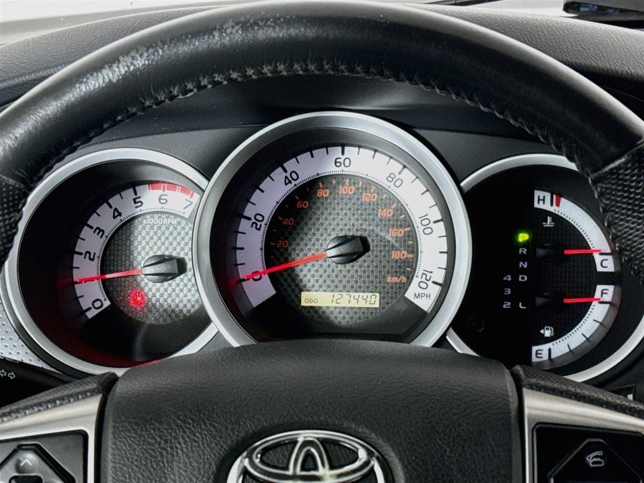 Toyota Tacoma 4WD Double Cab V6 AT (Natl) 2015