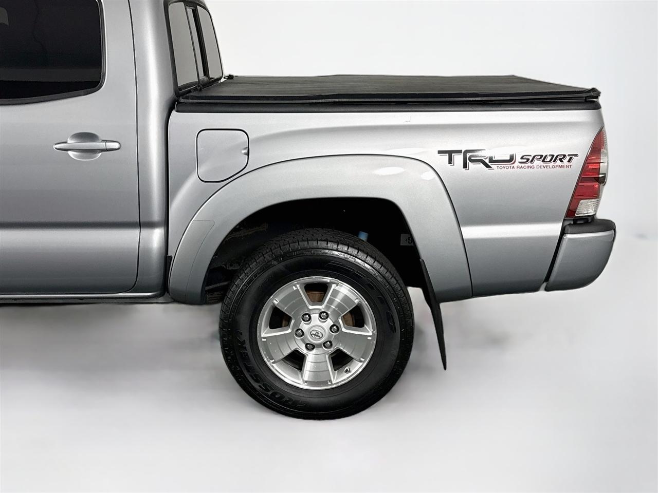 Toyota Tacoma 4WD Double Cab V6 AT (Natl) 2015