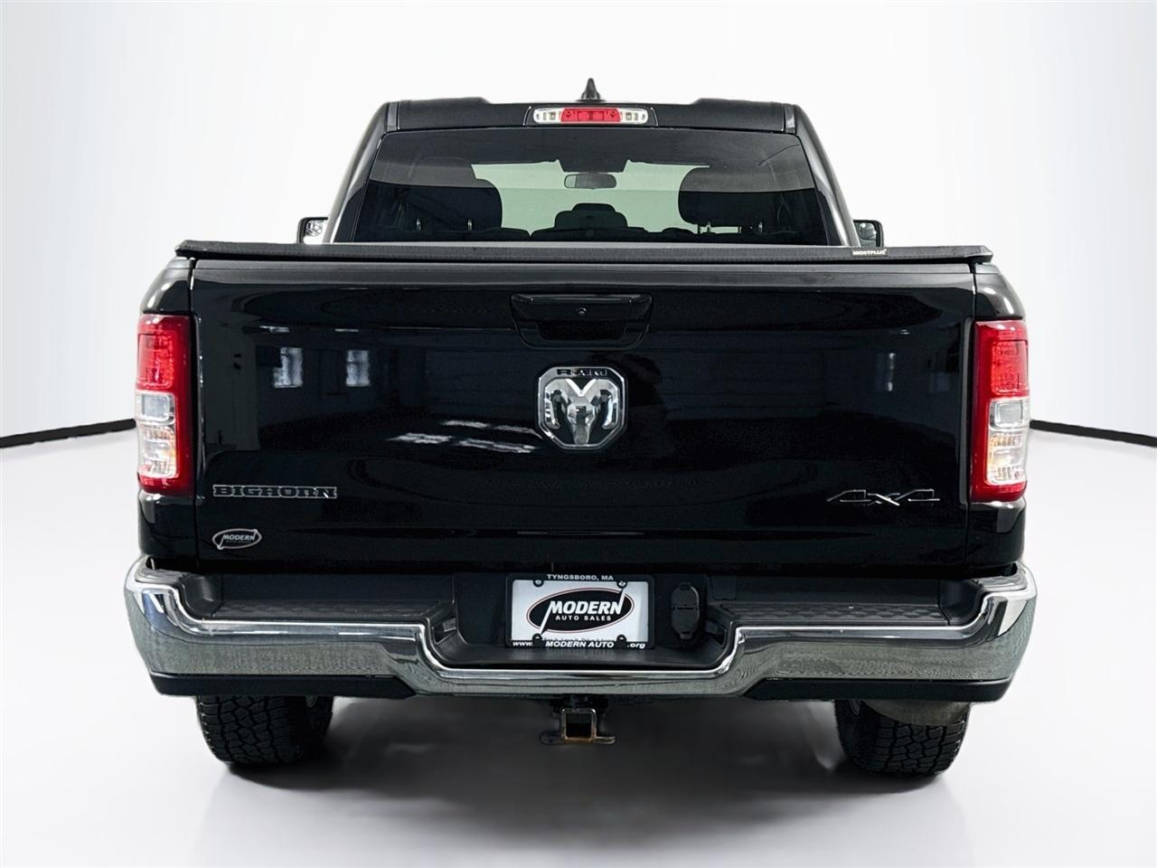 RAM 1500 Big Horn 4x4 Quad Cab 6'4" Box 2022