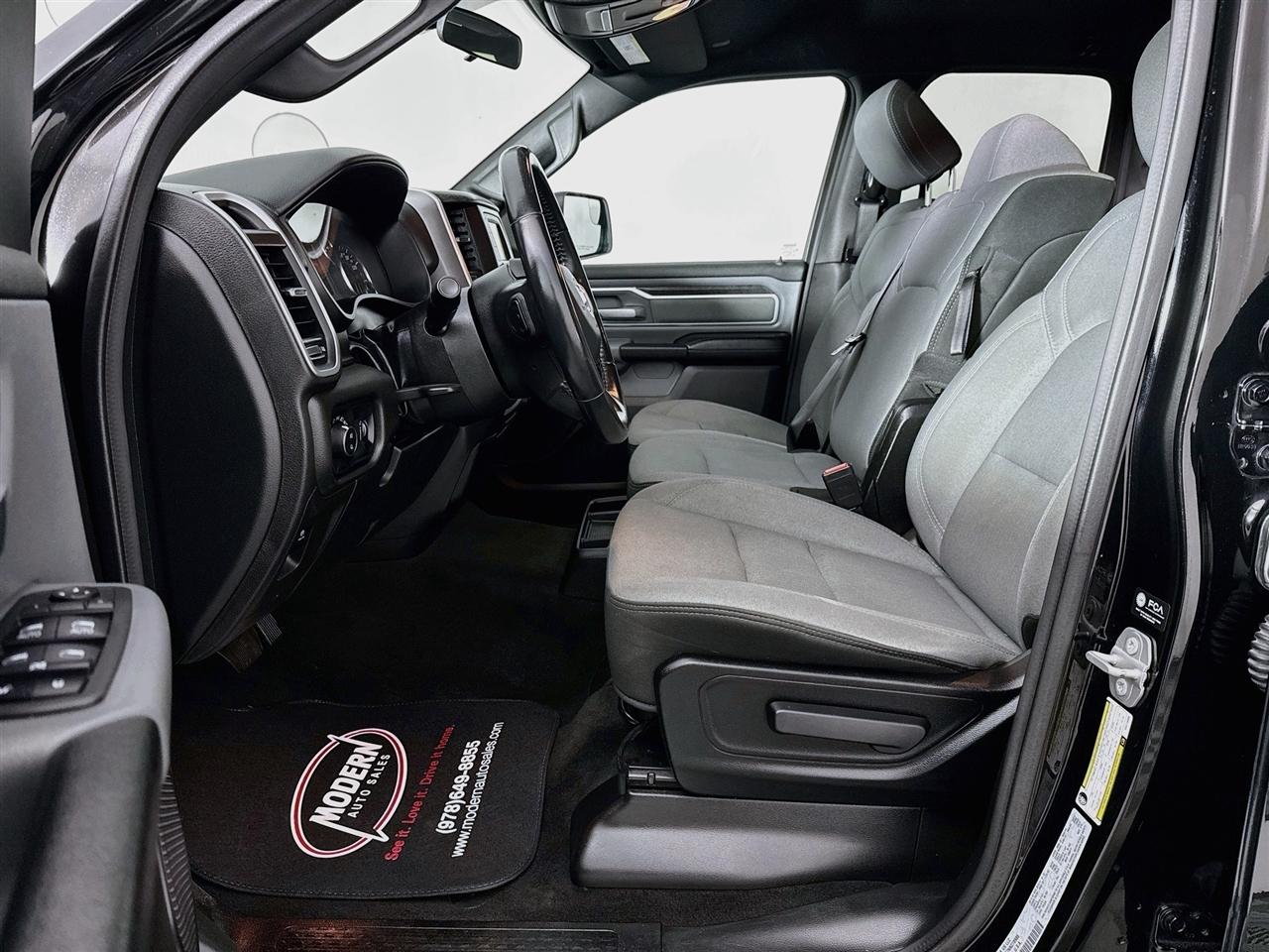 RAM 1500 Big Horn 4x4 Quad Cab 6'4" Box 2022