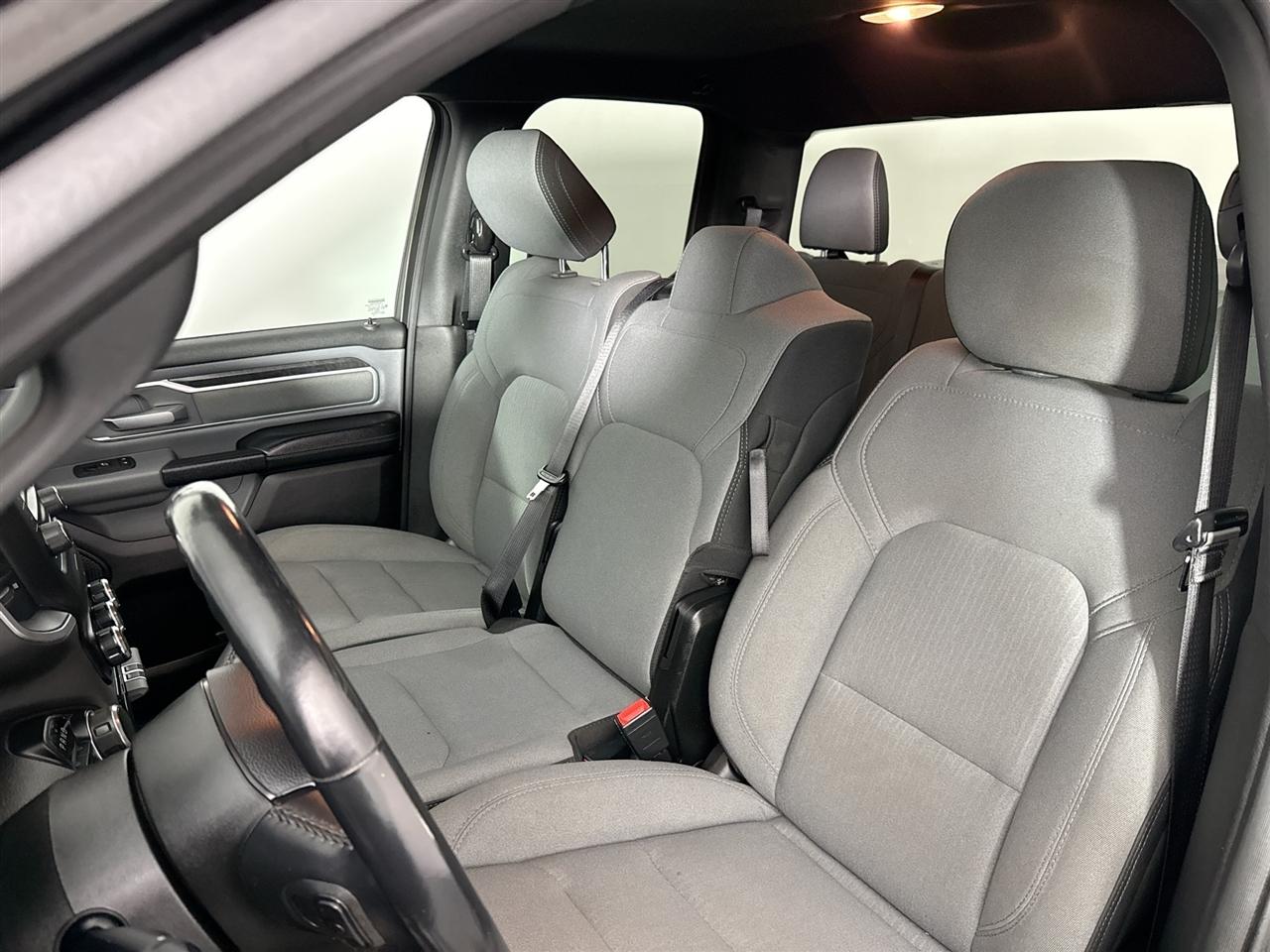RAM 1500 Big Horn 4x4 Quad Cab 6'4" Box 2022
