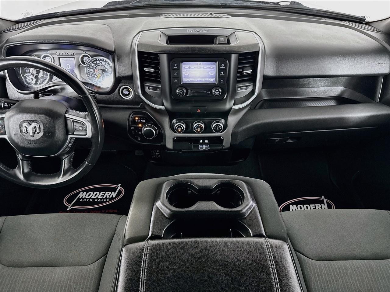 RAM 1500 Big Horn 4x4 Quad Cab 6'4" Box 2022