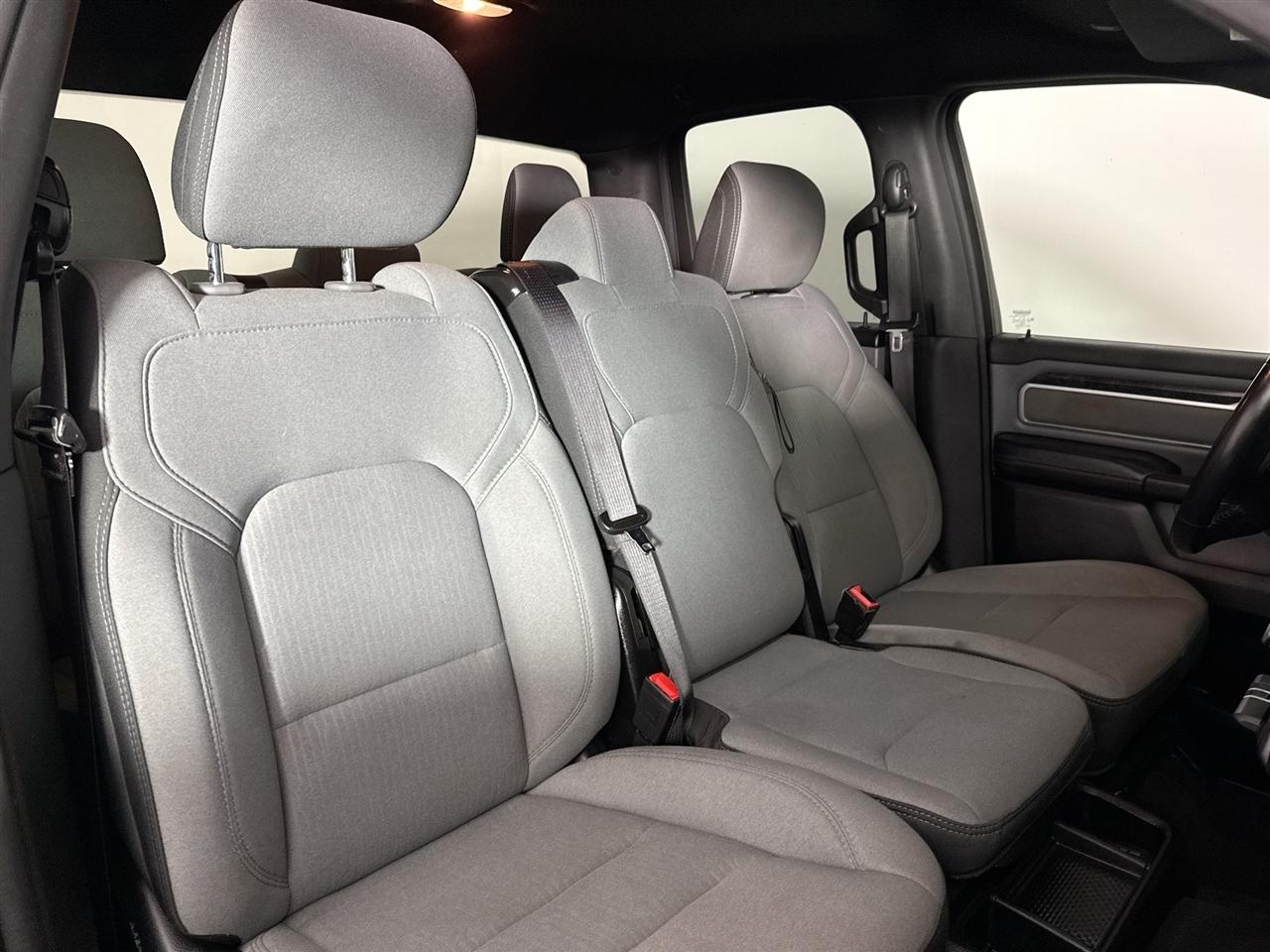 RAM 1500 Big Horn 4x4 Quad Cab 6'4" Box 2022