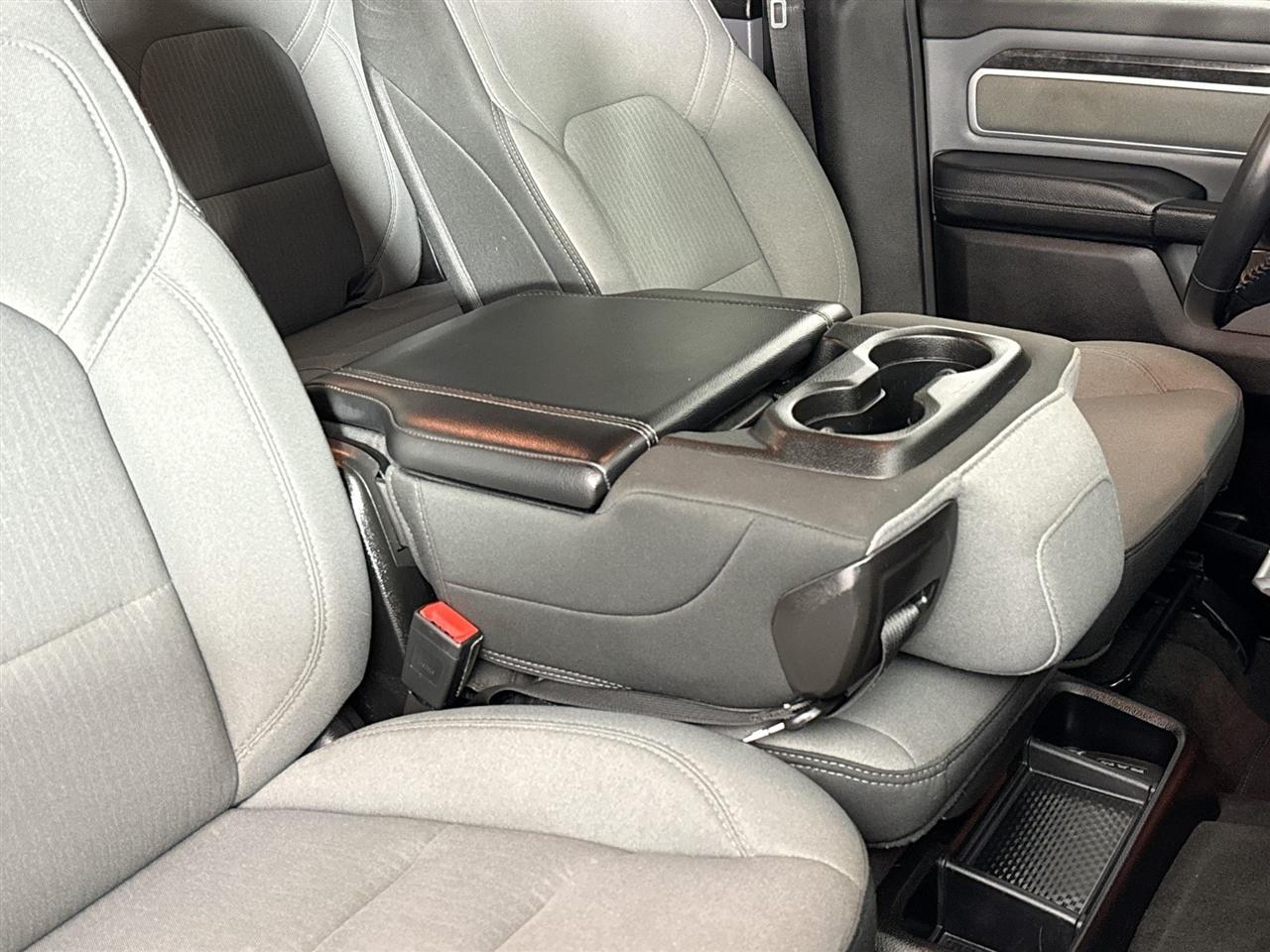 RAM 1500 Big Horn 4x4 Quad Cab 6'4" Box 2022