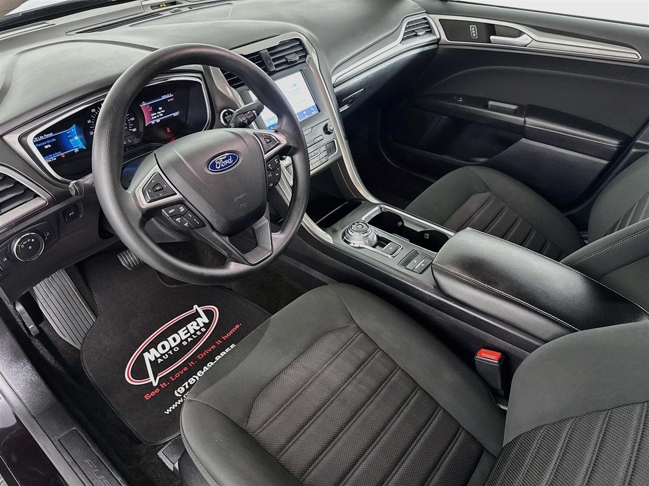 Ford Fusion SE FWD 2020