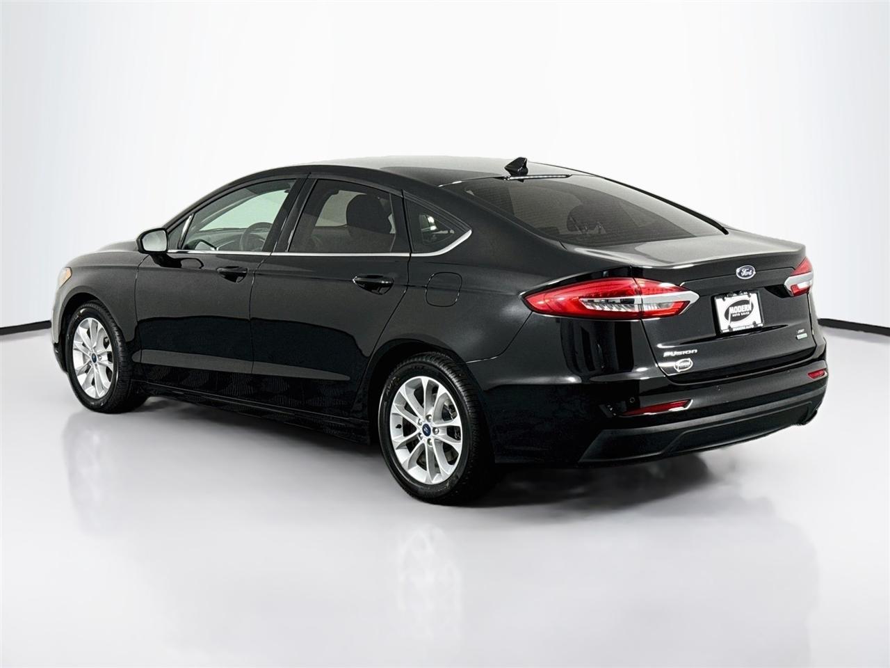 Ford Fusion SE FWD 2020