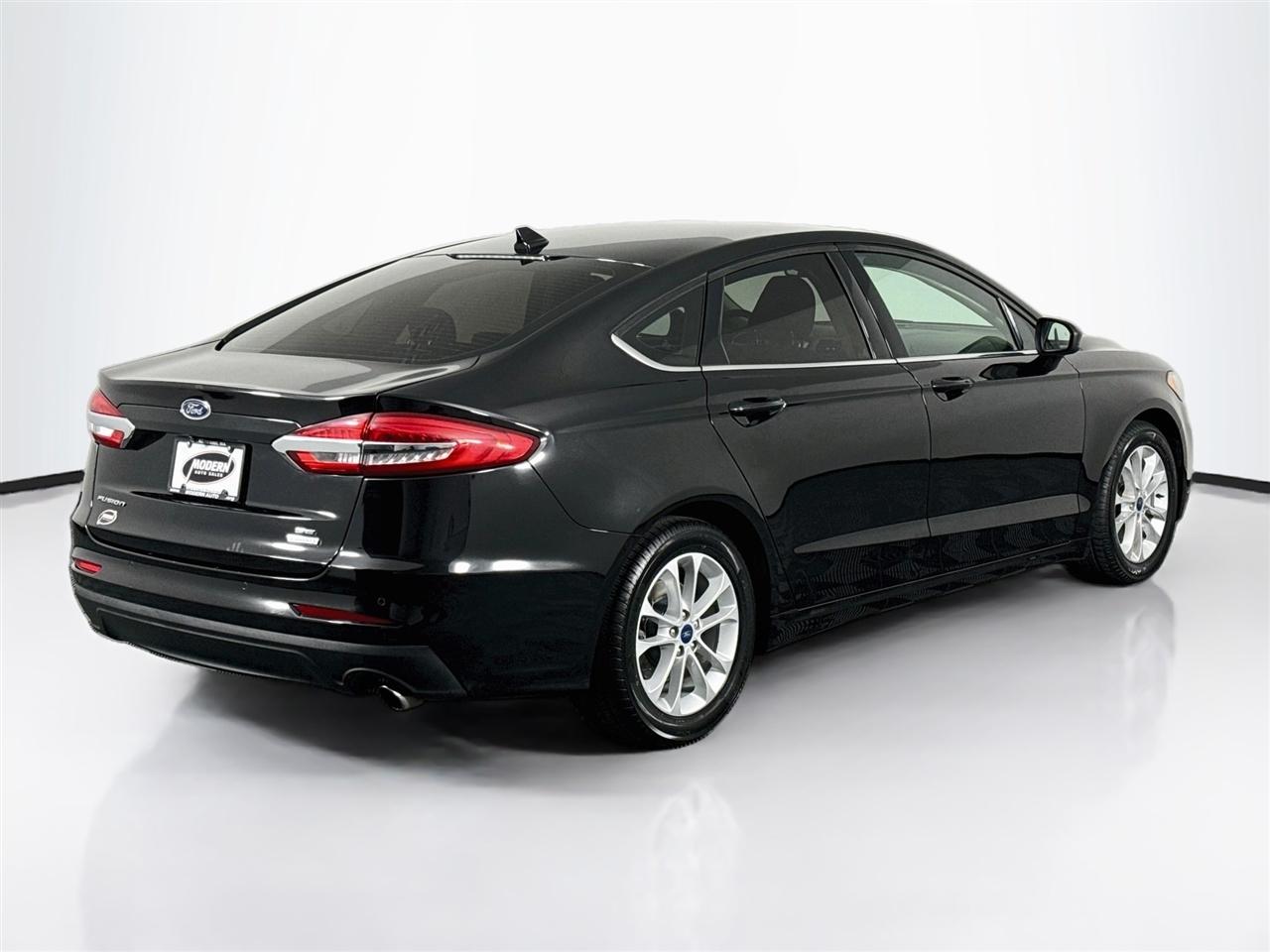 Ford Fusion SE FWD 2020