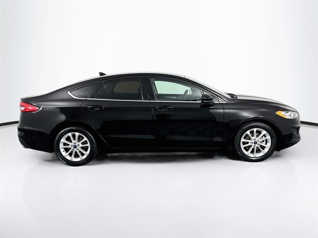 Ford Fusion SE FWD 2020