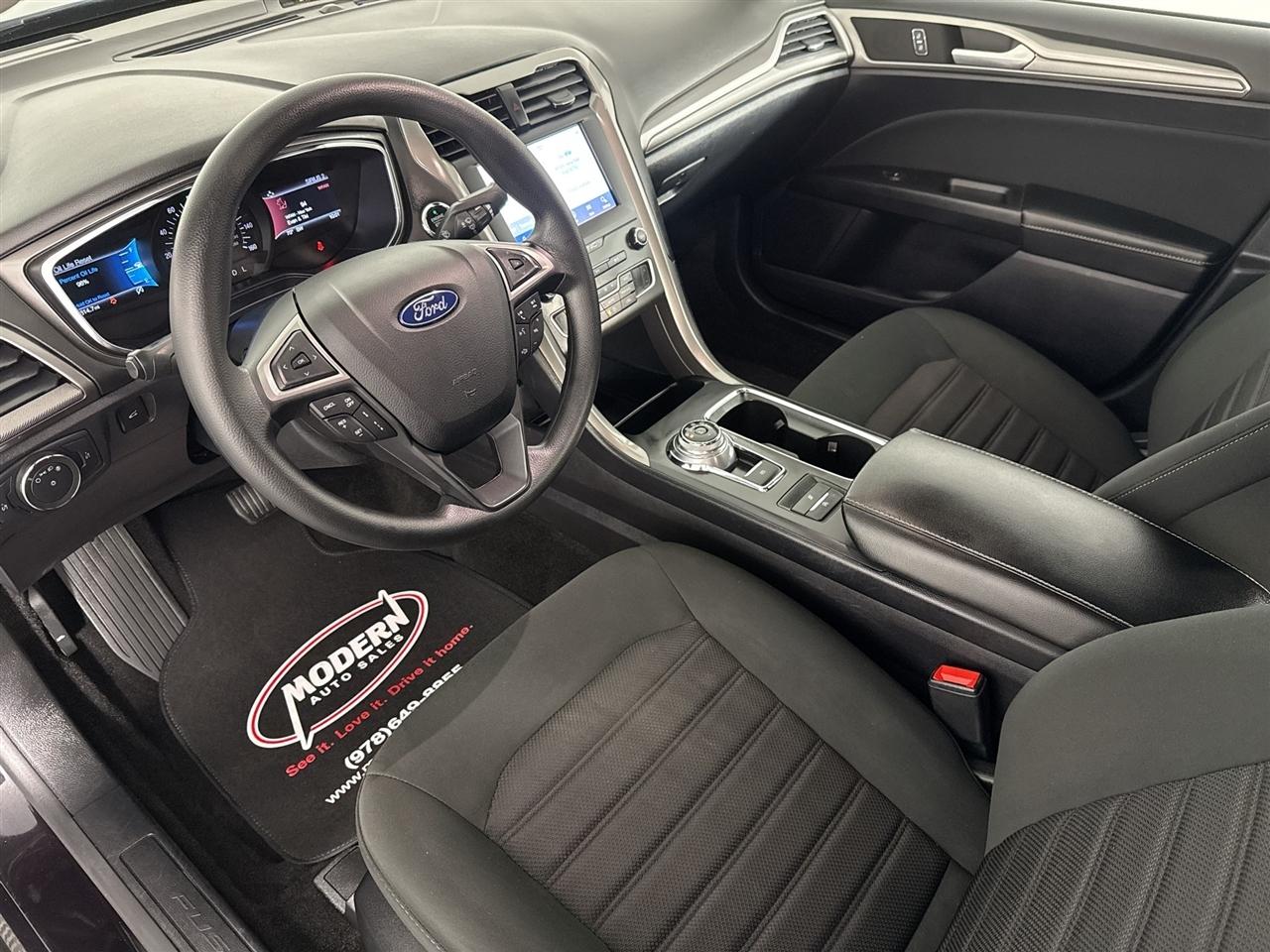 Ford Fusion SE FWD 2020