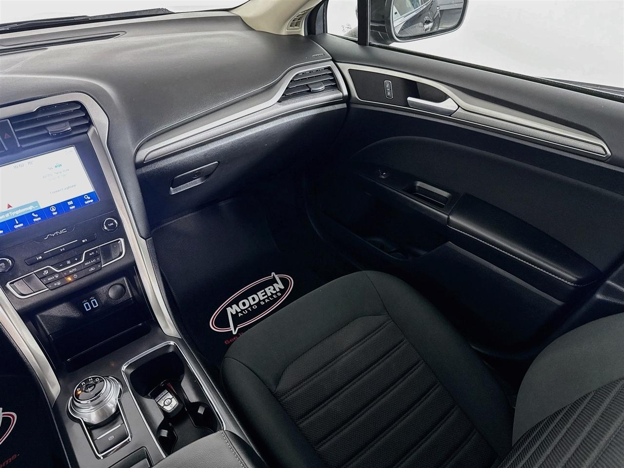 Ford Fusion SE FWD 2020
