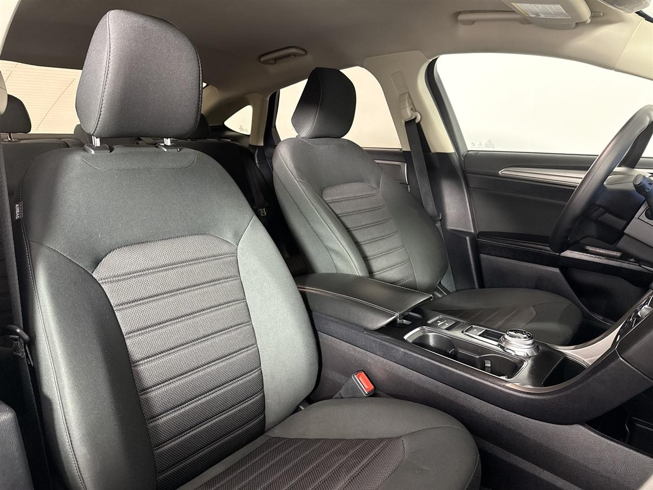 Ford Fusion SE FWD 2020