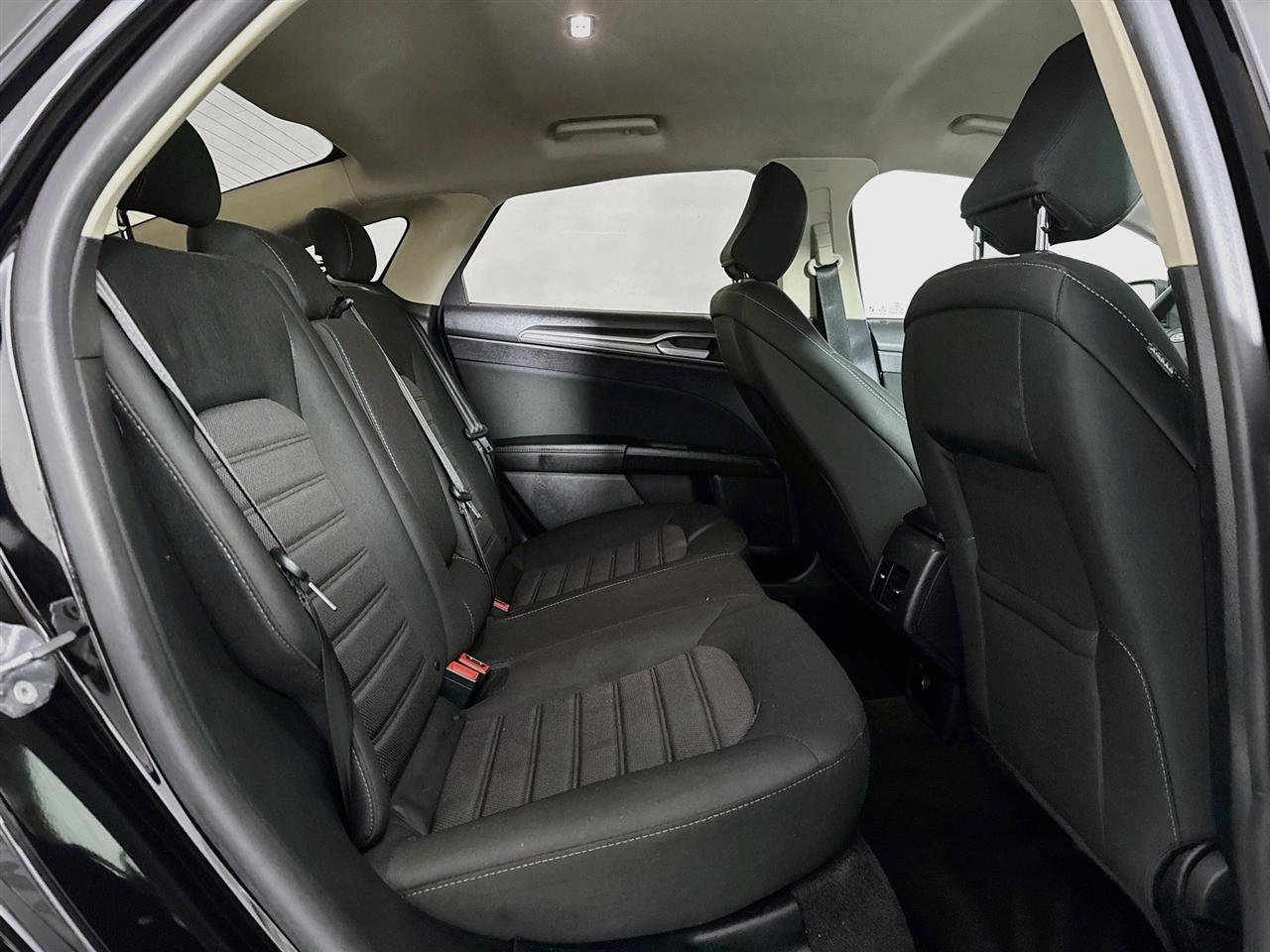 Ford Fusion SE FWD 2020