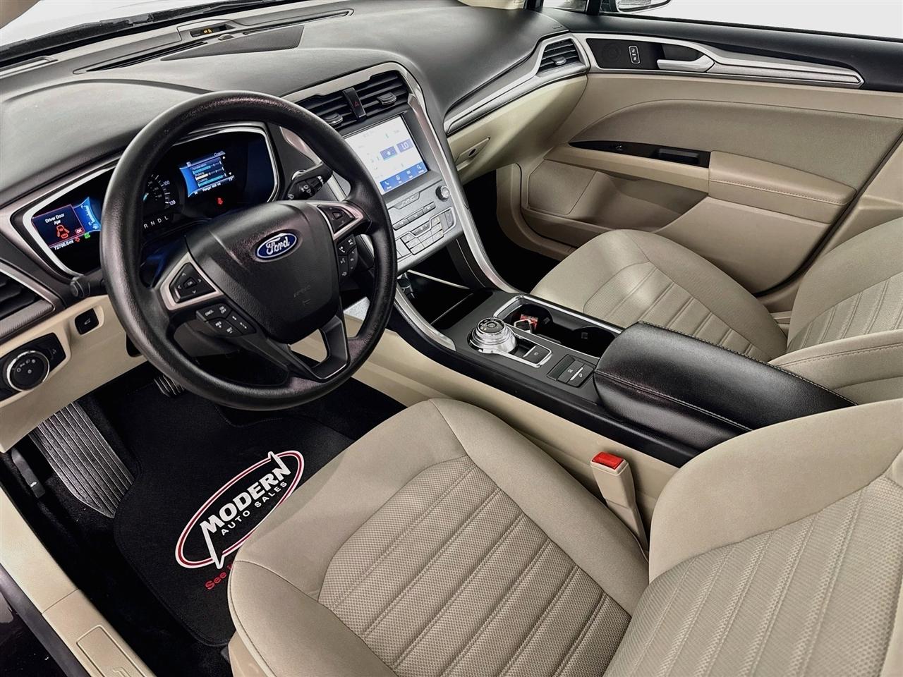 Ford Fusion Hybrid SE FWD 2020