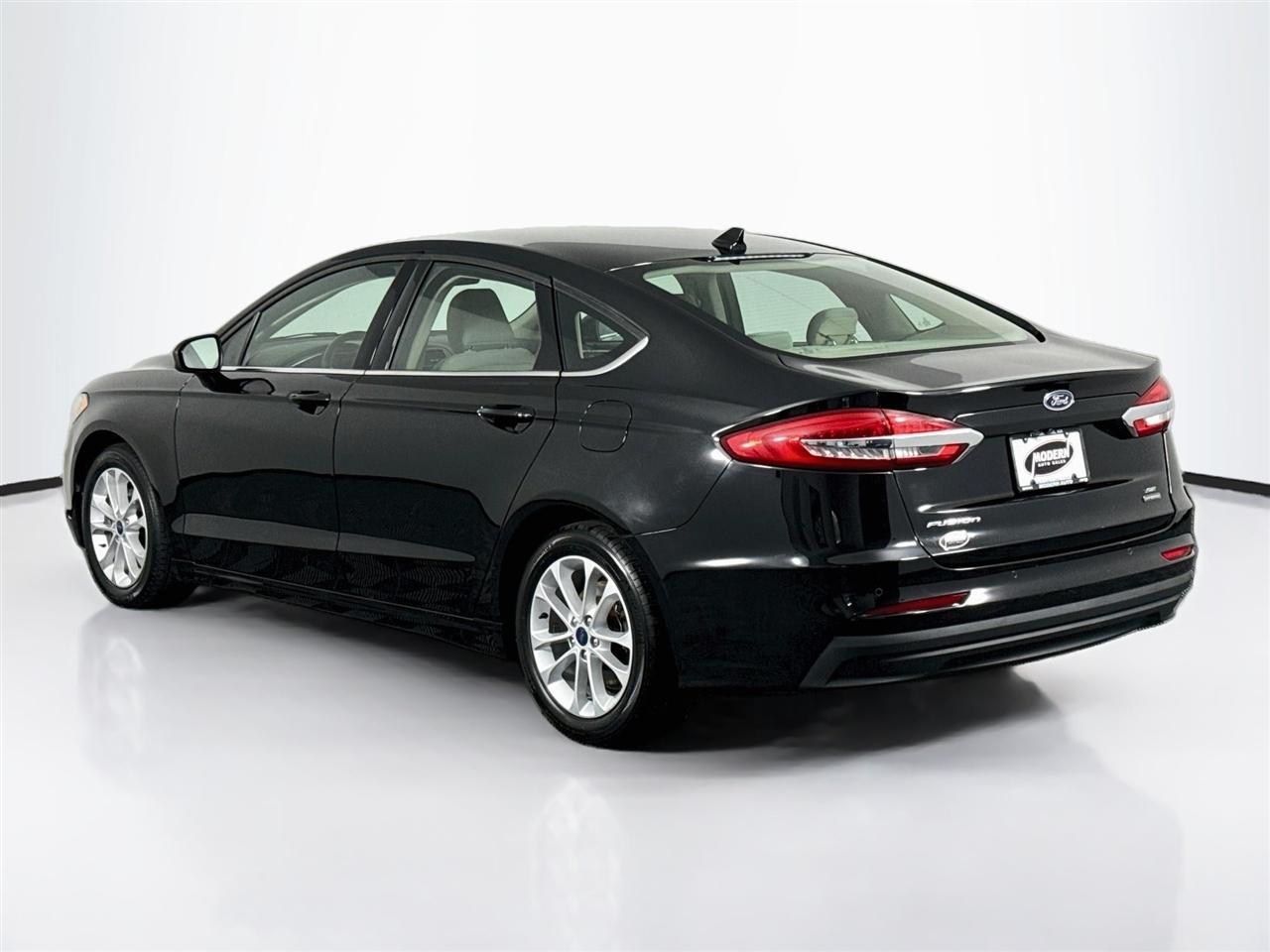 Ford Fusion Hybrid SE FWD 2020