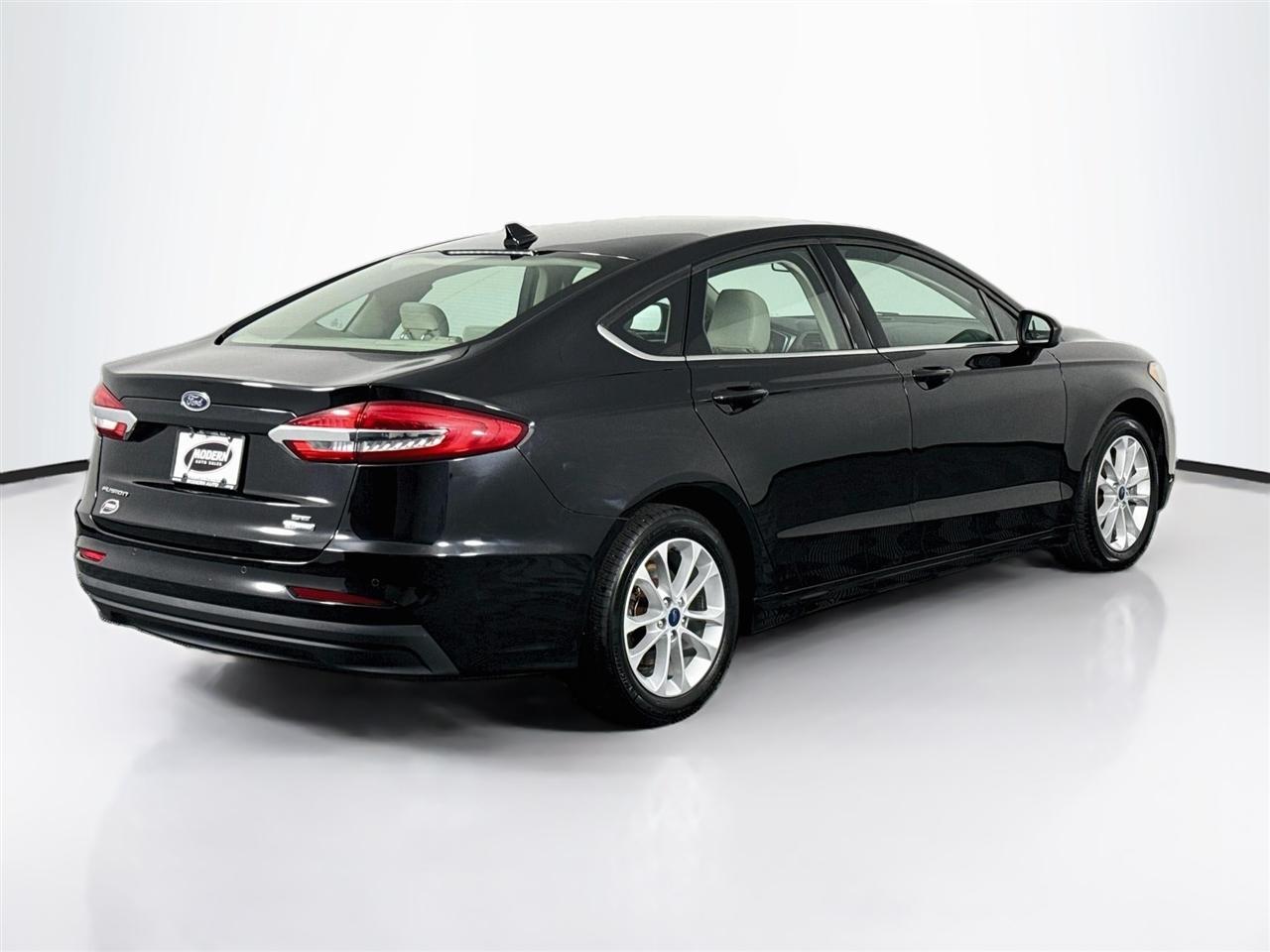 Ford Fusion Hybrid SE FWD 2020