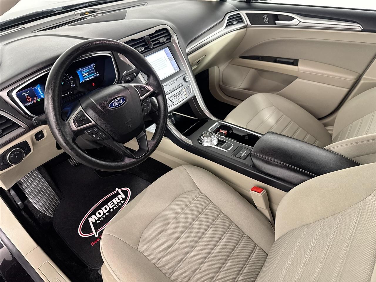 Ford Fusion Hybrid SE FWD 2020