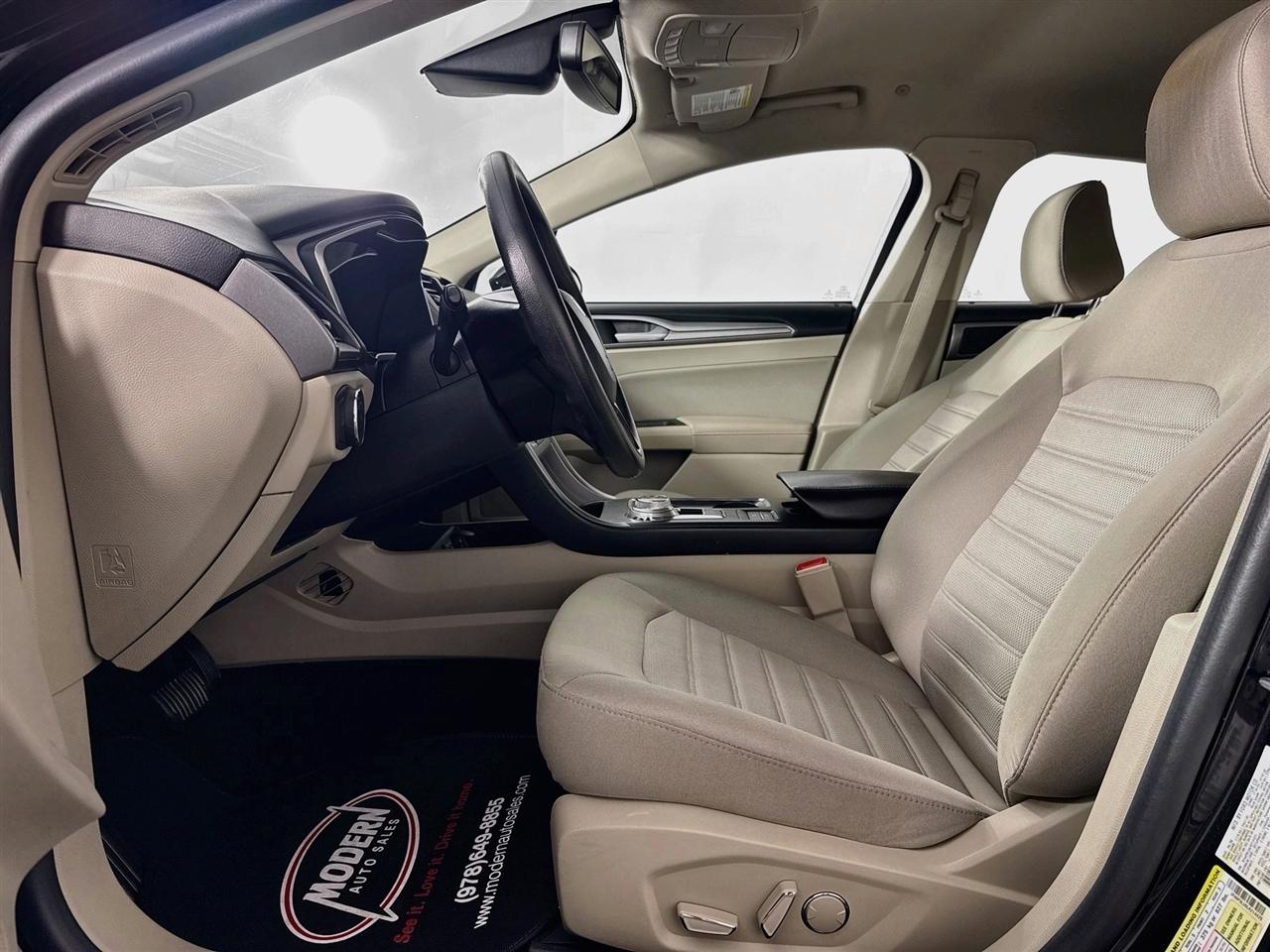 Ford Fusion Hybrid SE FWD 2020