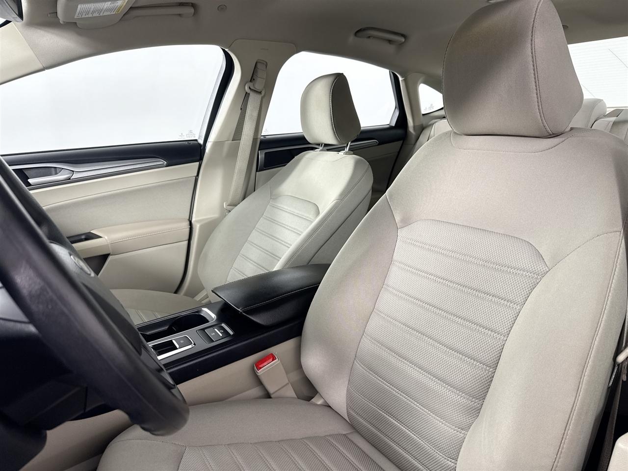 Ford Fusion Hybrid SE FWD 2020