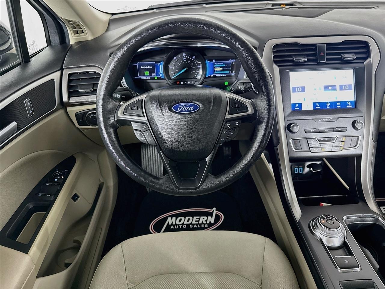 Ford Fusion Hybrid SE FWD 2020