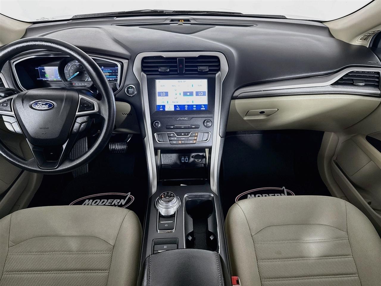 Ford Fusion Hybrid SE FWD 2020