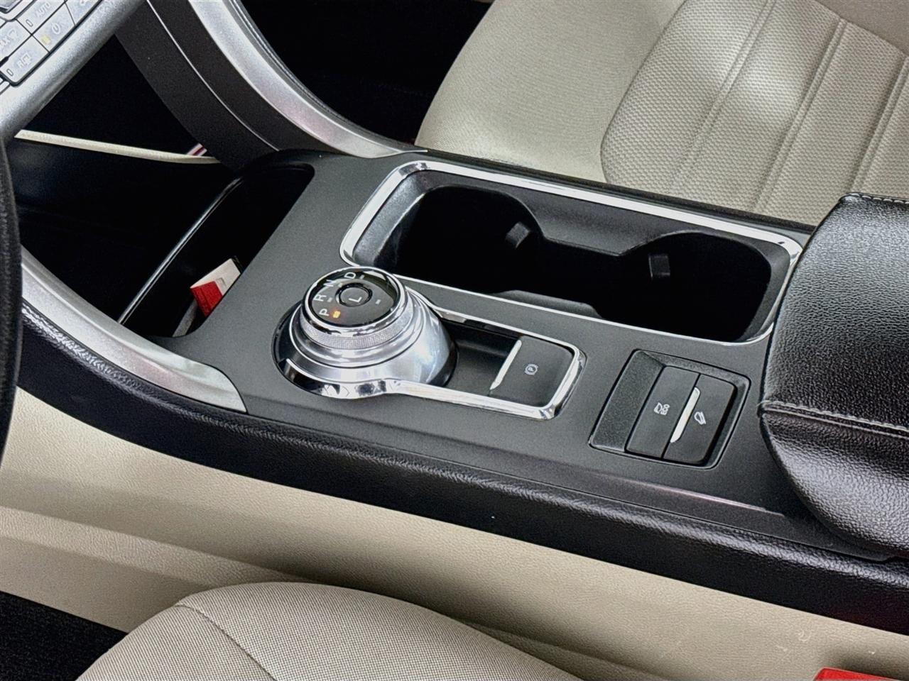 Ford Fusion Hybrid SE FWD 2020