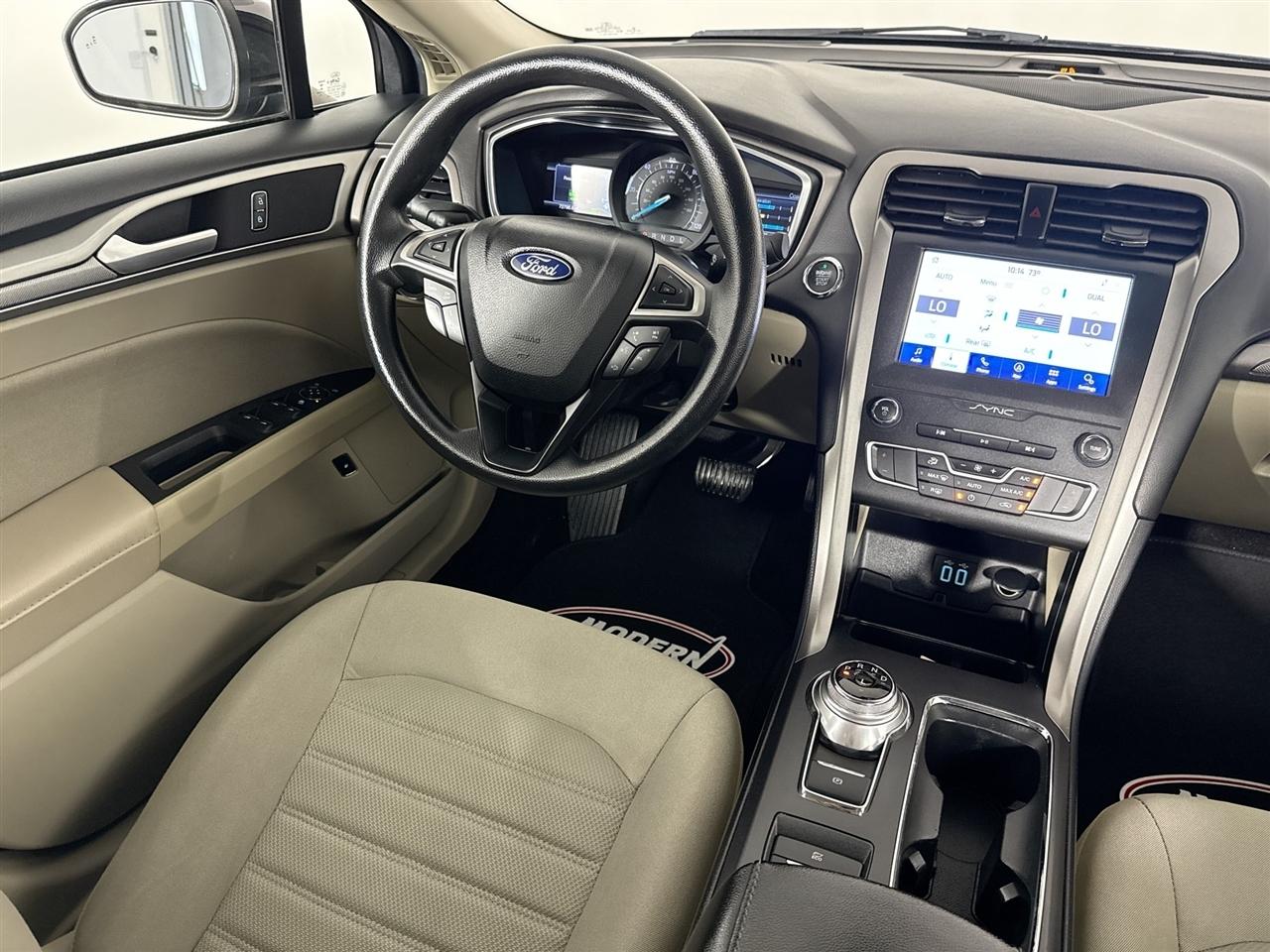 Ford Fusion Hybrid SE FWD 2020